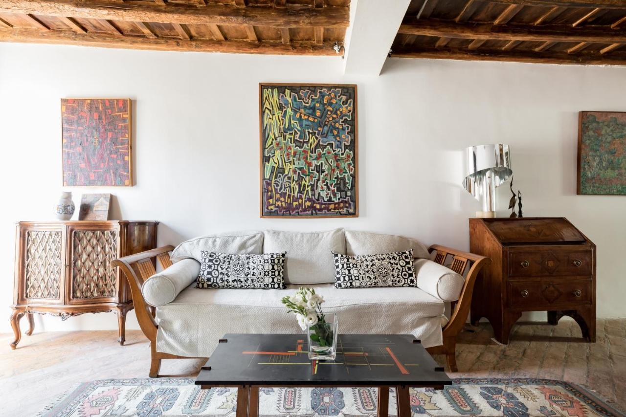 Classic And Chic In Trastevere Appartement