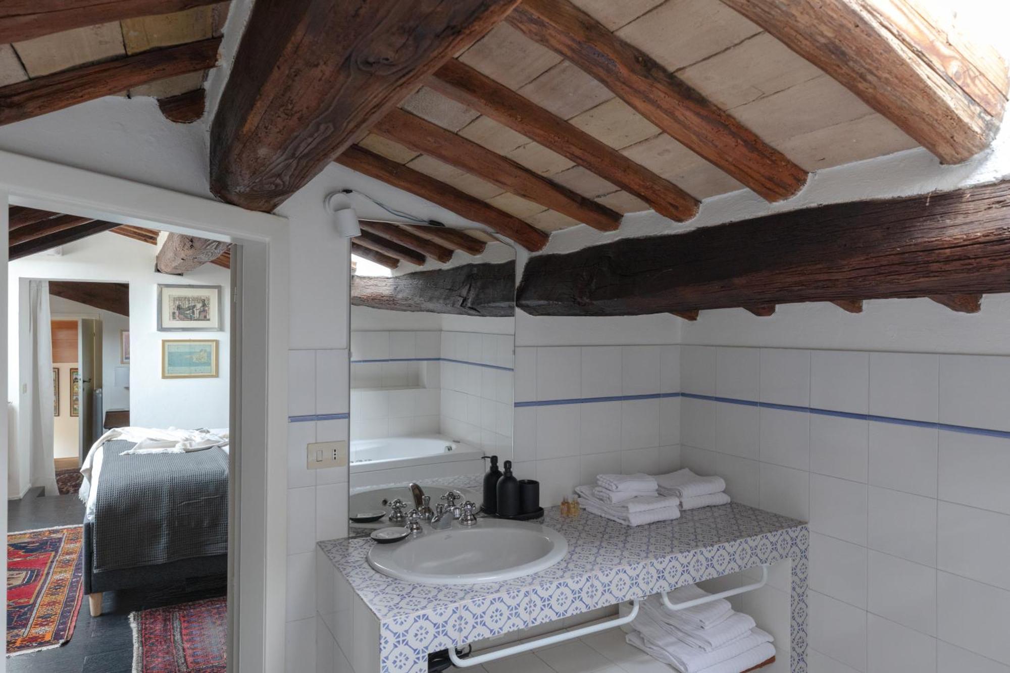 Classic And Chic In Trastevere Appartement